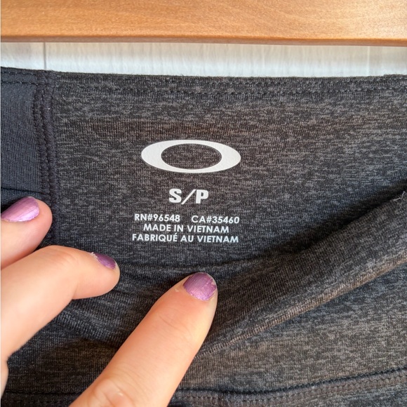 Oakley Grey Capri Leggings | Size S - Picture 2 of 7